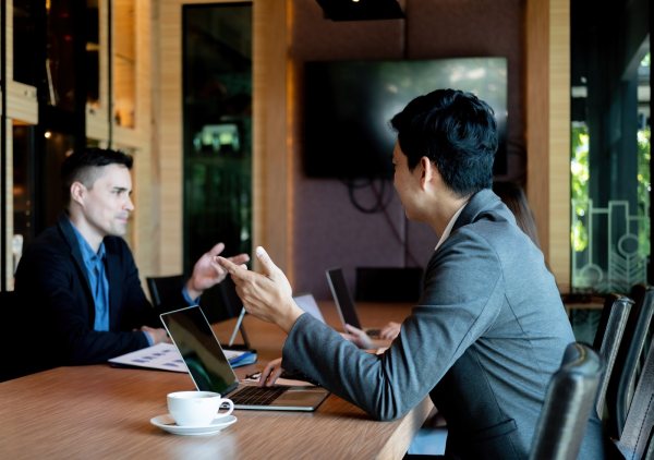 Intranet & aplicații interne pe LeadCMS